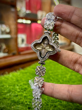 Beautiful Queen’s Gift
