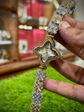 Beautiful Queen’s Gift