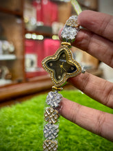 Beautiful Queen’s Gift